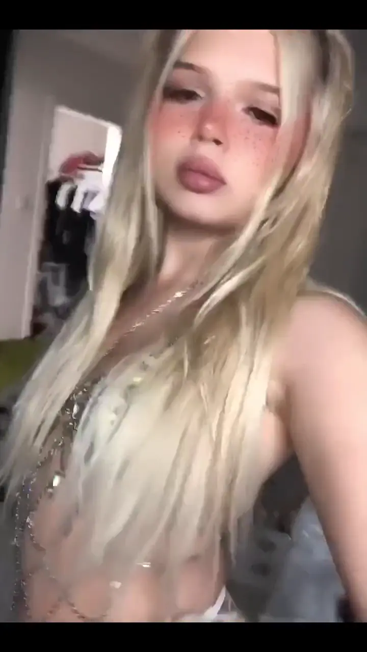 Coco Lovelock – Compliment My Ass