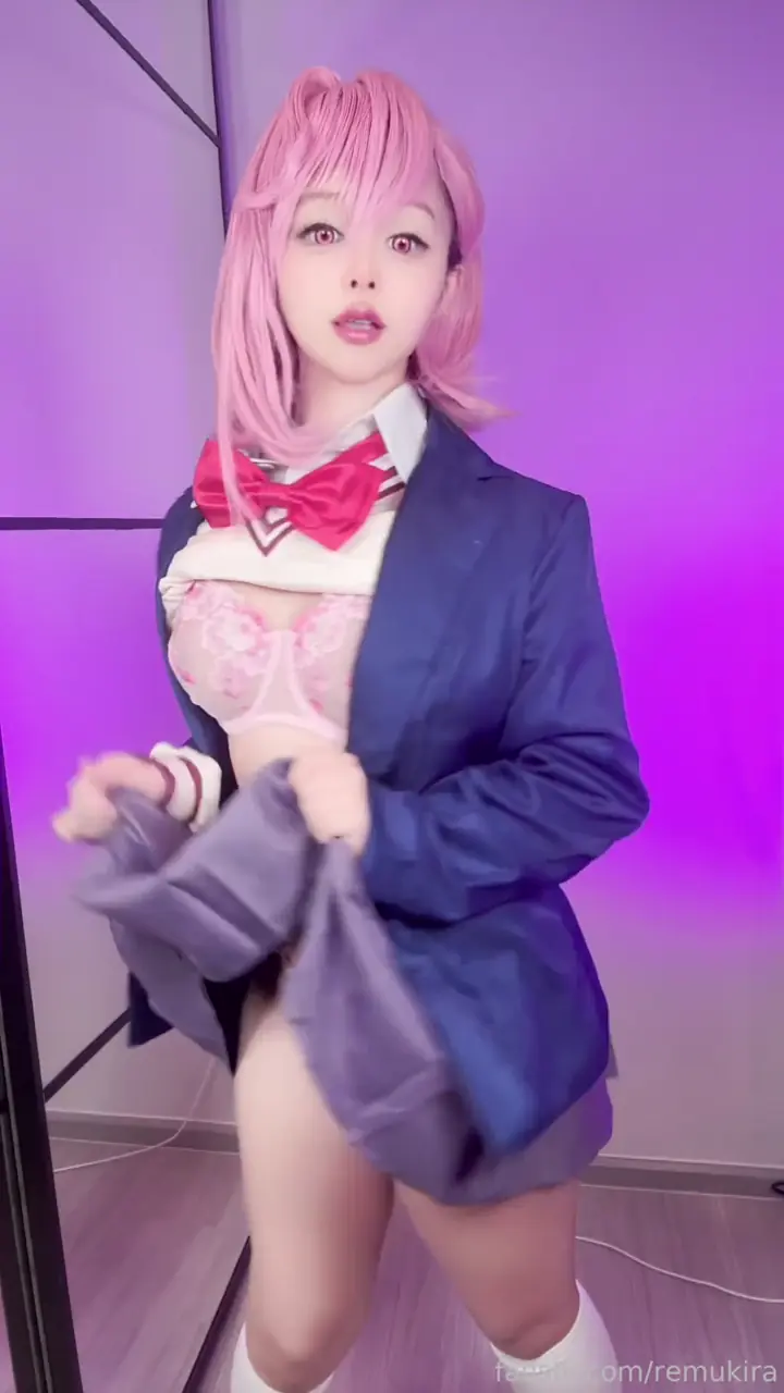 Remukira Hot Petite Teen Nude Dance